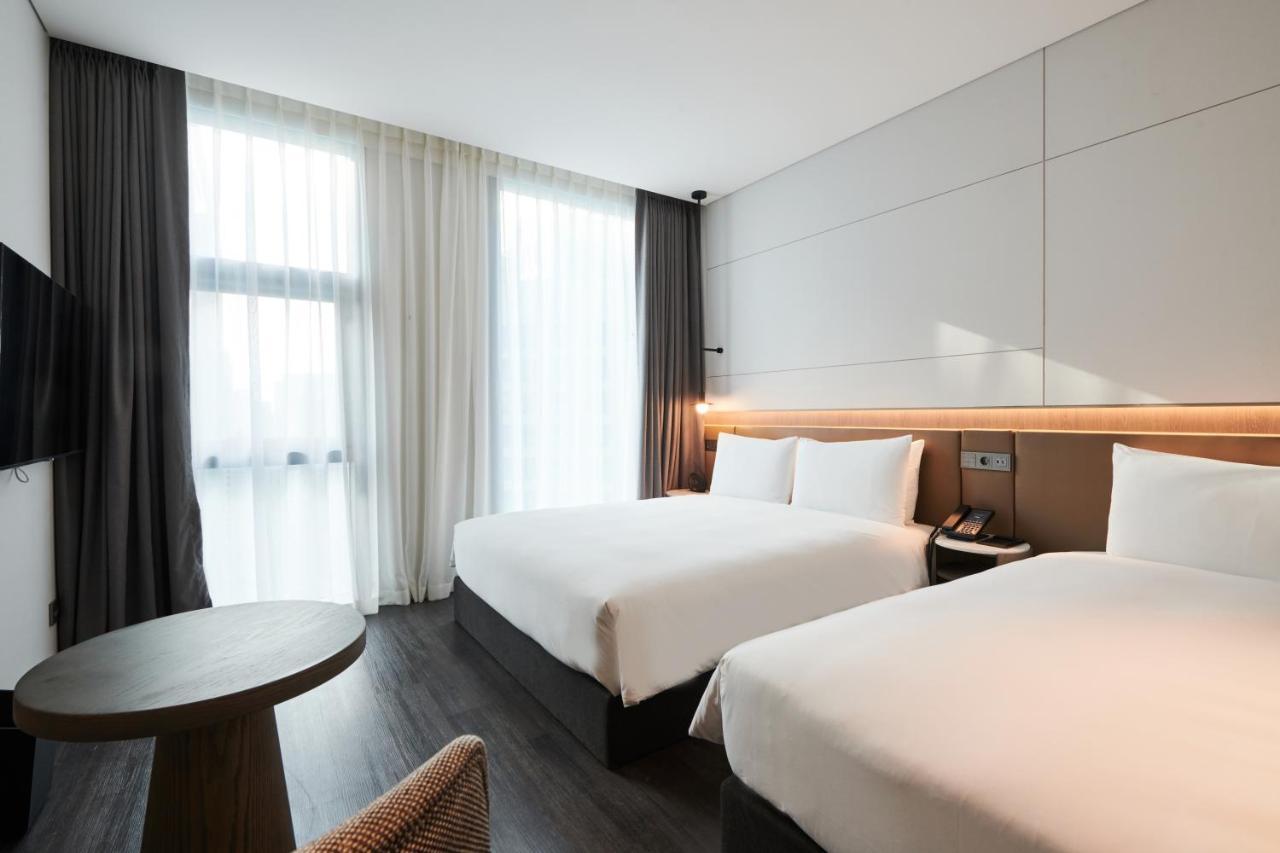 Nine Tree Premier Rokaus Hotel Seoul Yongsan 4* Seoul